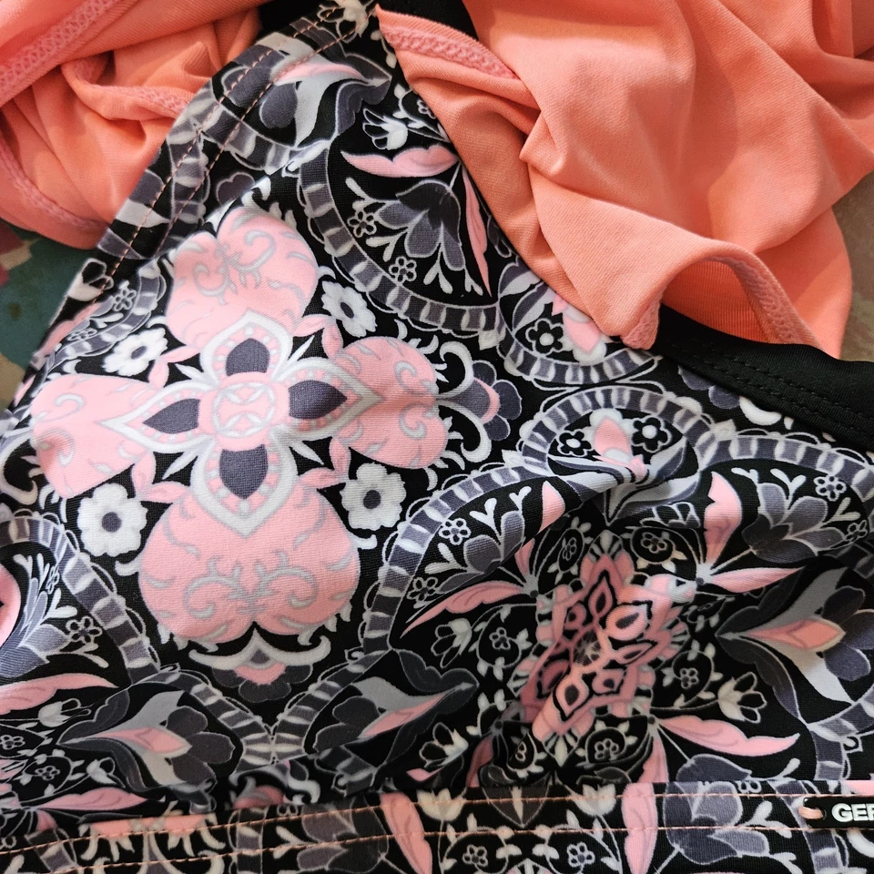 Sujetador deportivo acolchado para mujer GERRY (32 C) negro floral con capa sin mangas de nailon rosa Foto 4 de 4