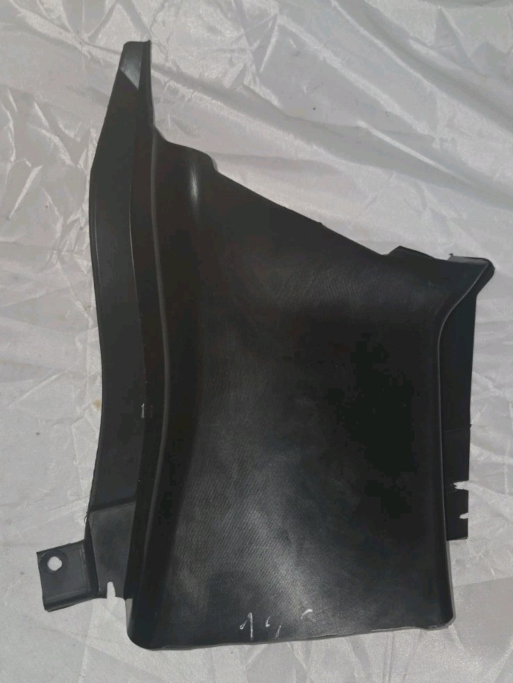 New 2018-2022 Ferrari 812 Superfast Rear Bumper Left & Right Air Guides OEM 