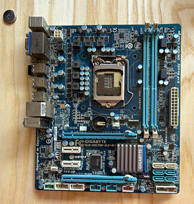 GIGABYTE GA-H67M-D2-B3 MicroATX LGA1155 Intel DDR3 2 DIMM PCIe DVI VGA