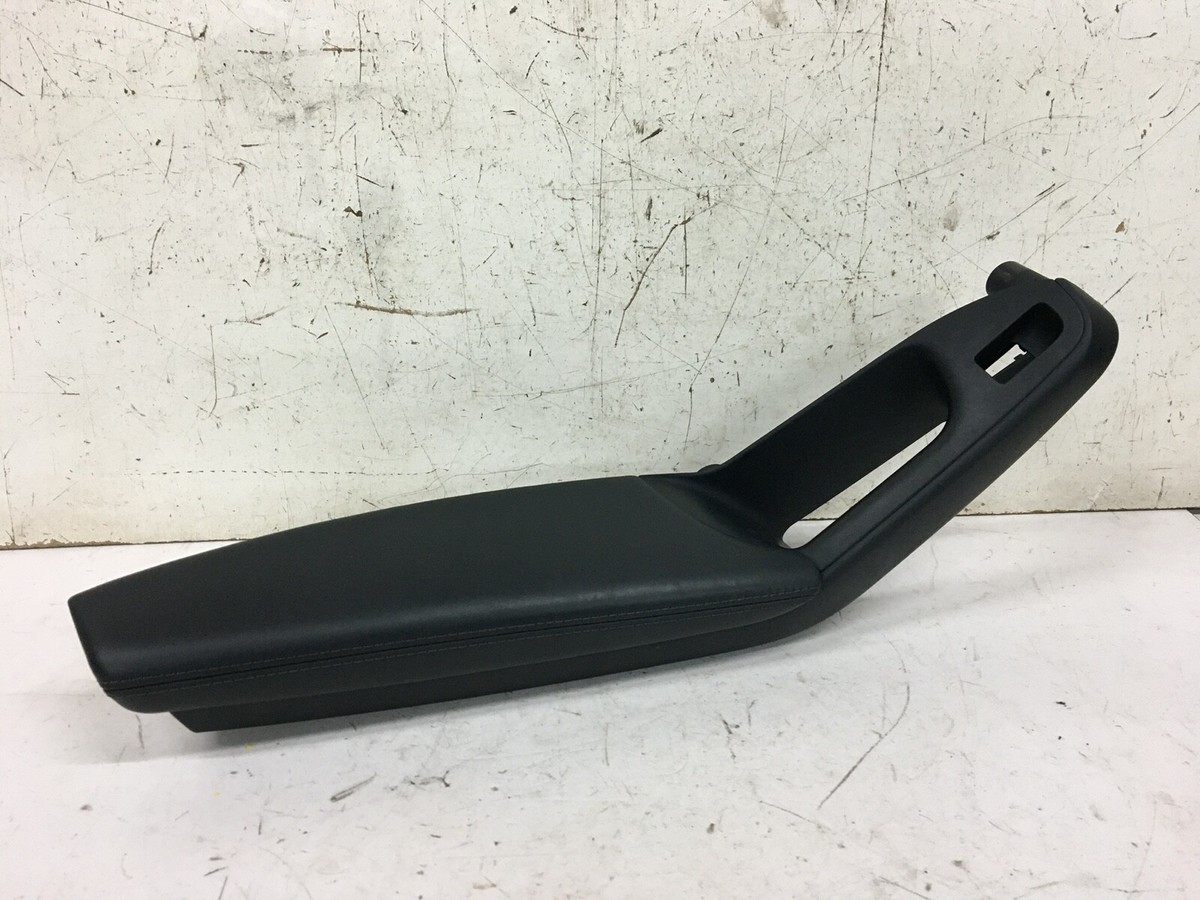 AUDI A4 B8 A5 8T 2009- PASSENGER LEFT SIDE FRONT DOOR CARD ARMREST