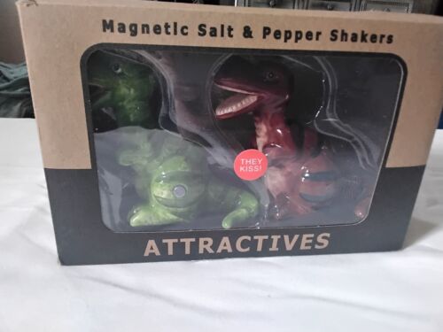 MAGNETIC DINOSAUR SALT AND PEPPER SHAKERS - Picture 1 of 7