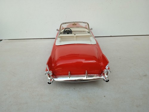 MODELLINO AUTO CADILLAC ELDORADO 1955 COCA COLA CABRIOLET ROSSA 1/21.5 - Foto 4 di 5