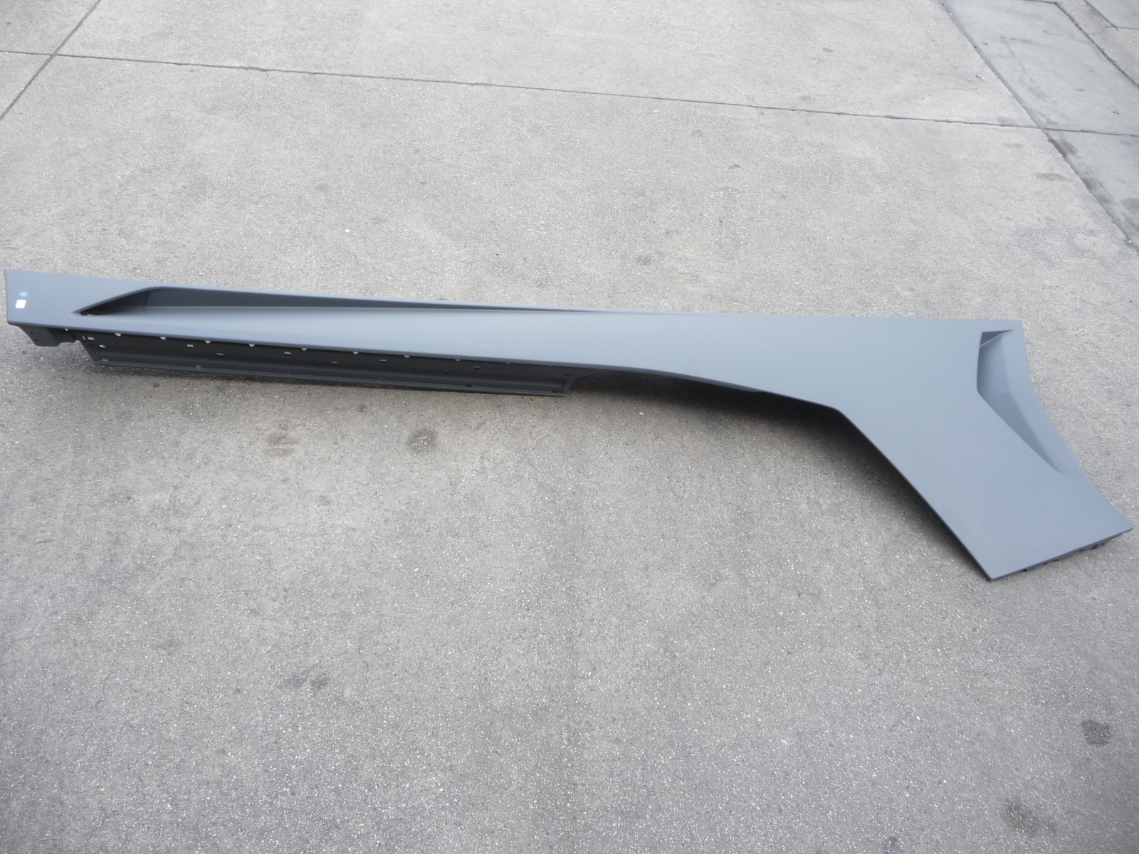 18 Lamborghini Aventador LP750 SV Right Side Member Rocker Molding 470853564D OE