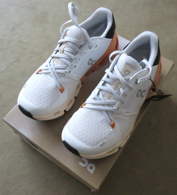 On Cloudflyer 4 Damen Schuhe in White/Copper