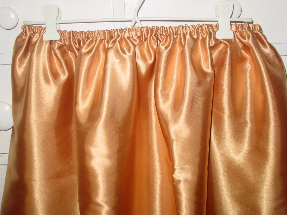 金色缎面半滑红色闪光装饰 28 英寸 - 51 英寸腰 Sissy-XXL 全新 — 第 2/3 张图片