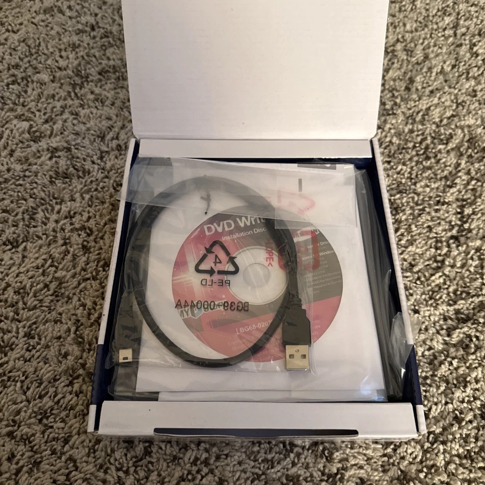 NEW Samsung SE-218GN/RSBD Ultra Thin External DVD Writer - Image 3 of 3