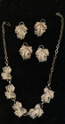Sarah Coventry Set Leaf necklace and four clip-ons  — photo 1