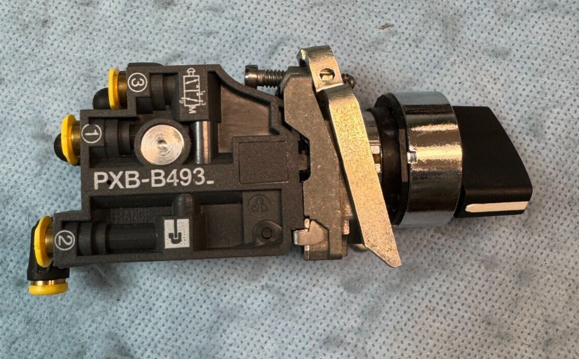 PARKER PXB-B493 WITH ATTACHED PART NUMBER 2 POSITION SWITCH VALVE