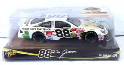 NEW Winners Circle #88 DALE JARRETT UPS Muppets Kermit Miss Piggy 1:25 Diecast