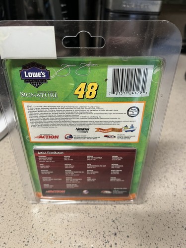 JIMMIE JOHNSON #48 LOWE'S SPONGEBOB SQUAREPANTS 2003 Action 1/64 NASCAR NIB - Picture 3 of 3