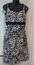 CHAPS Black White Sleeveless Sheath Dress Leaves Pattern Stretch Size 4 VGC