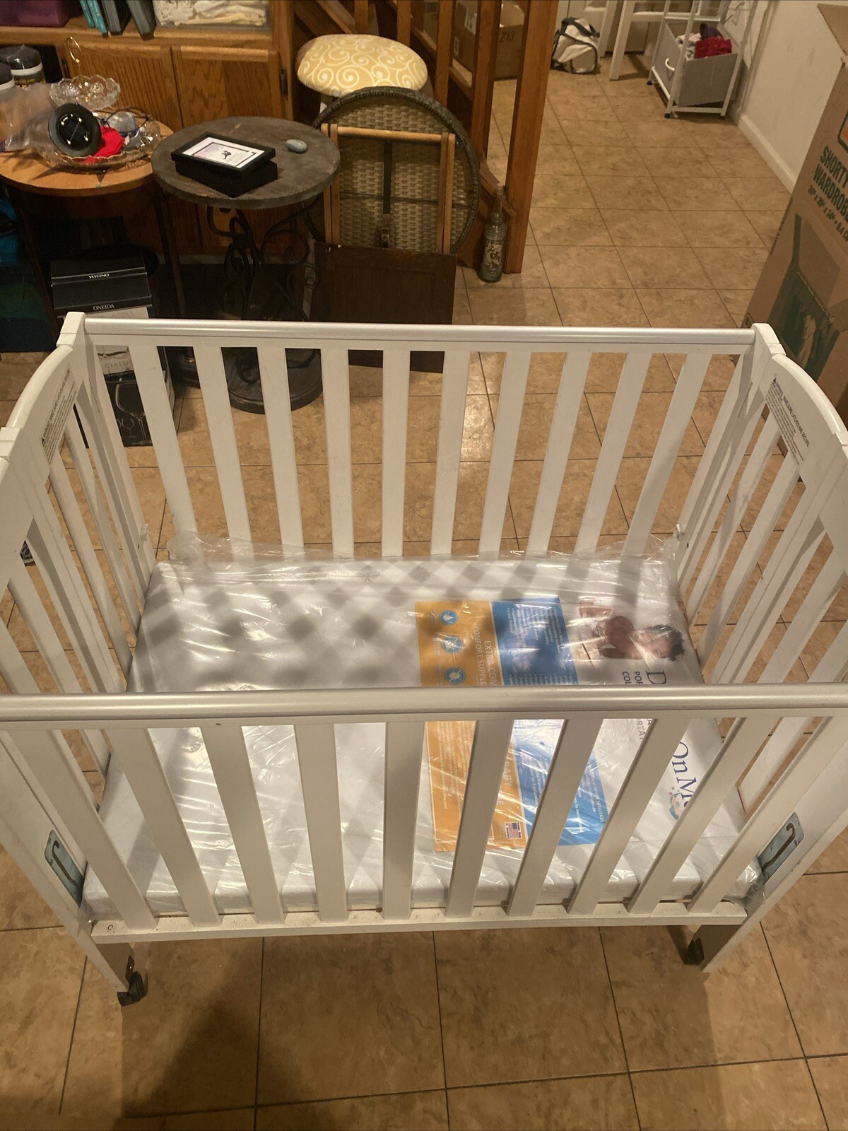 LOCAL PICKUP ONLY Dream On Me Portable Crib INCLUDES BRAND NEW