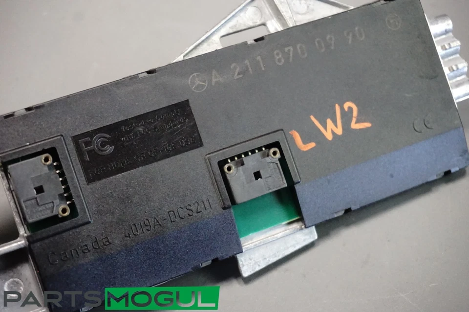 Amplificador de antena Mercedes-Benz E350 W211 2009 A2118202989 OEM Foto 3 de 4