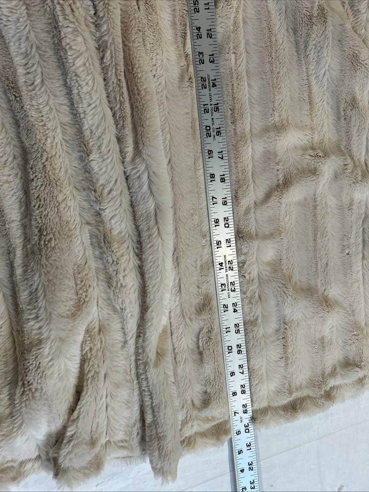 Chaqueta con Capa de Piel Sintética Marca Slinky Beige Felpa Borde Texturizado Mujeres 2X Acogedora Foto 4 de 4