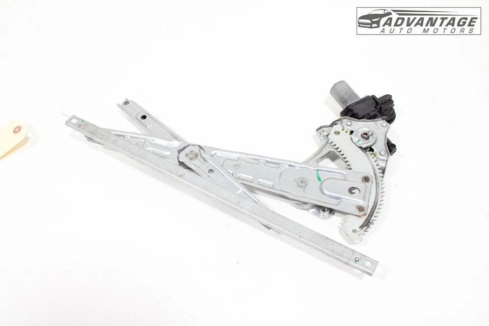 2018-2024 NISSAN KICKS FRONT RIGHT SIDE DOOR WINDOW REGULATOR W/ MOTOR OEM - Image 3 of 4