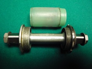 1970s Campagnolo Nuovo Record Bottom Bracket  1.370x24 TPI    (68-P-120)