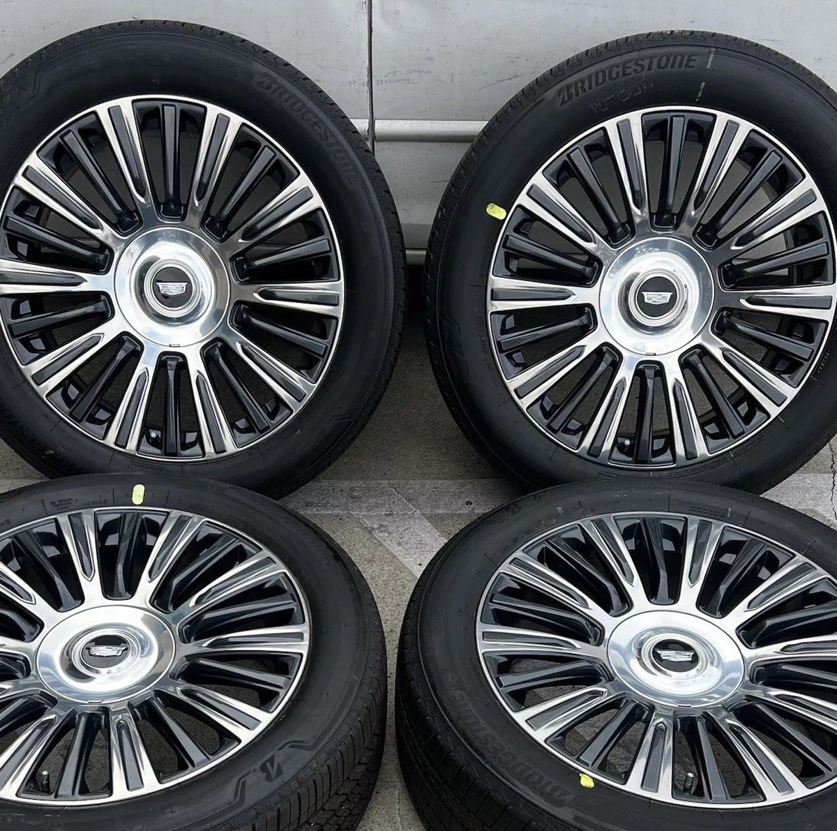 Cadillac Escalade 22インチホイール 22