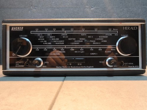 Vintage audio Hacker Herald Transistor Radio. No Battery. Untested. Parts Only