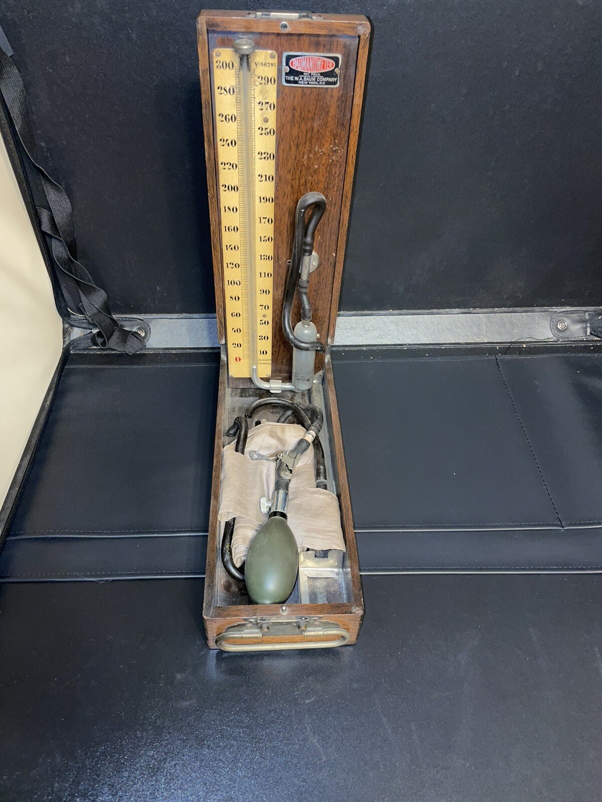 New W A BAUM 0930 Sphygmomanometer For 