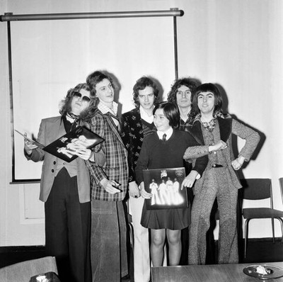Slade pictured with prize winners 28th February 1975 Old Photo 2