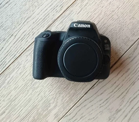 Canon EOS 200D, foto 1 di 5