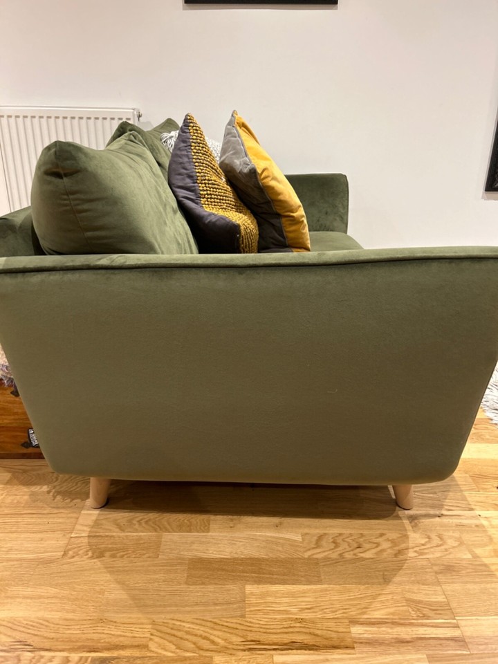 2 seater sofa in green velvet (1.5 yrs old) Pickup by Sunday 27th Oct