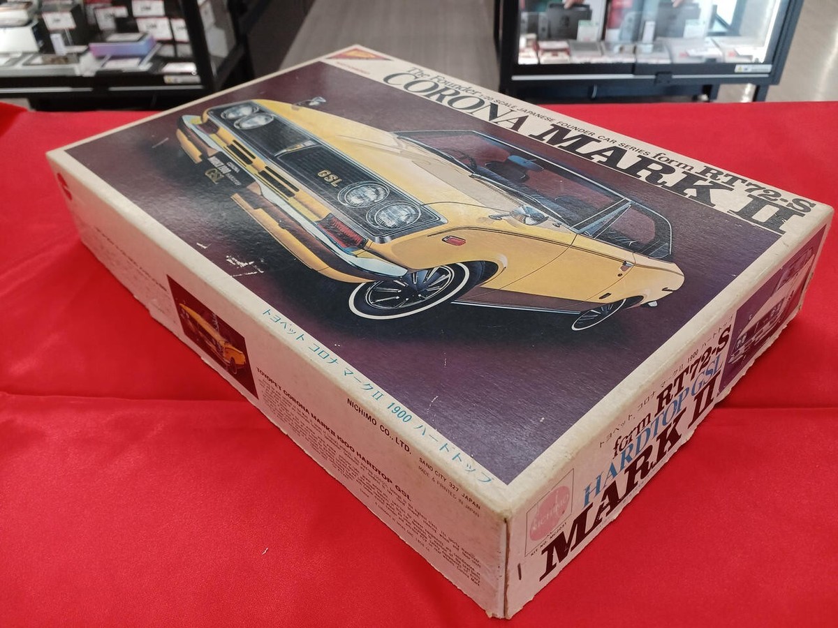 Nichimo 1/20 Toyota Corona Mark II 1900 Hardtop RT72-S Vintage Kit