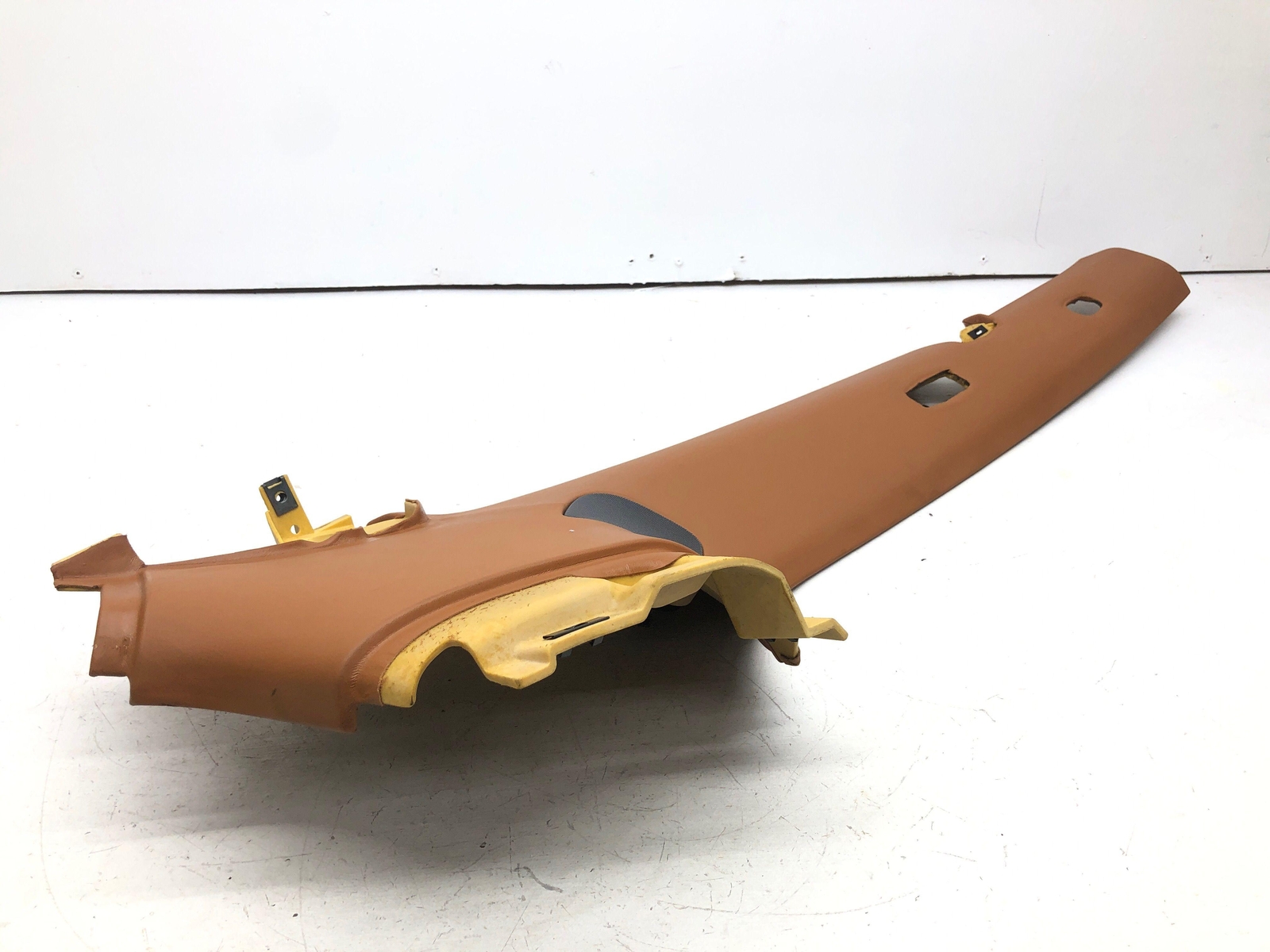 2017-2020 FERRARI GTC4LUSSO LEFT C-PILLAR PANEL COVER CUOIO LEATHER 89236700 OEM