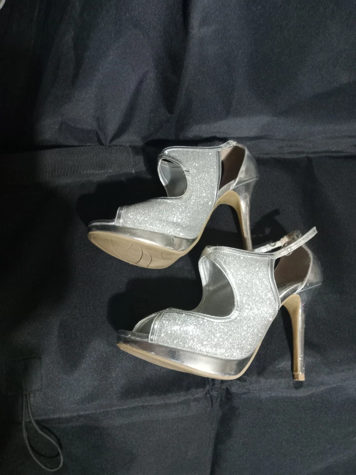 ZAPATOS DE NOCHE DE GRADUACIÓN BRILLANTES PLATEADOS PARA MUJER TALLA 7 tacones de aguja Foto 4 de 4