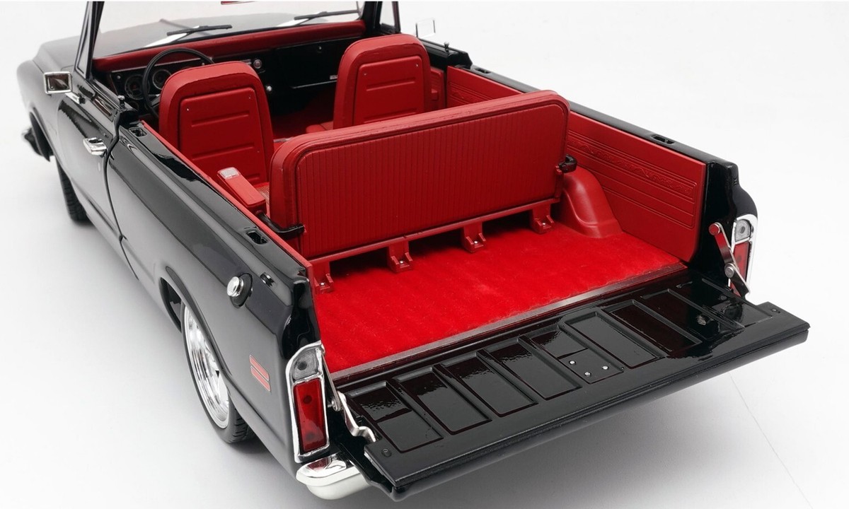 2024 ACME 1:18 *BLACK* 1972 Chevrolet BLAZER CUSTOM HIGH DETAILED