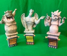 Disney HUNCHBACK OF NOTRE DAME GARGOYLES Plaque VICTOR HUGO & LAVERNE Figurines