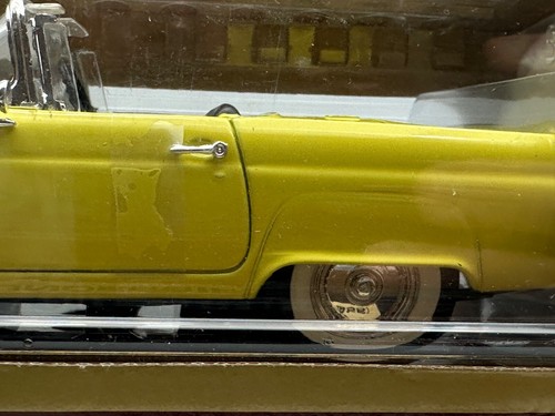 Road Legends 1955 Ford Thunderbird, Yellow, 1:18 Scale, Boxed - Picture 7 of 23