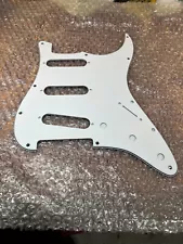 3-Ply White 11 Hole SSS Stratocaster Pickguard