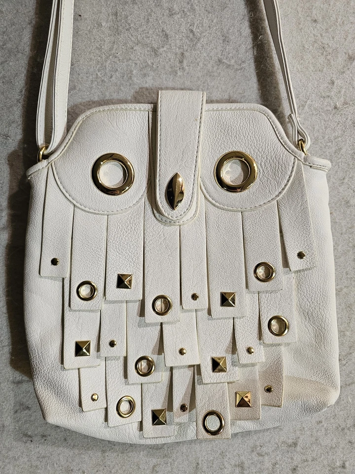 Bolso de mano Rara Avis by Iris Apfel Signature blanco audaz con detalles dorados búho Foto 3 de 4