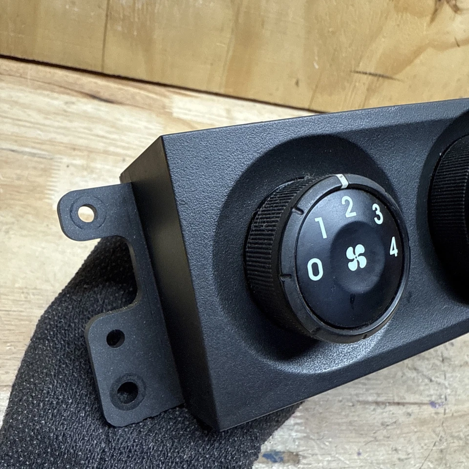 2003-2006 Kia Sorento Ac Heater Climate Control Switch OEM 97250-3E401 Foto 2 de 4