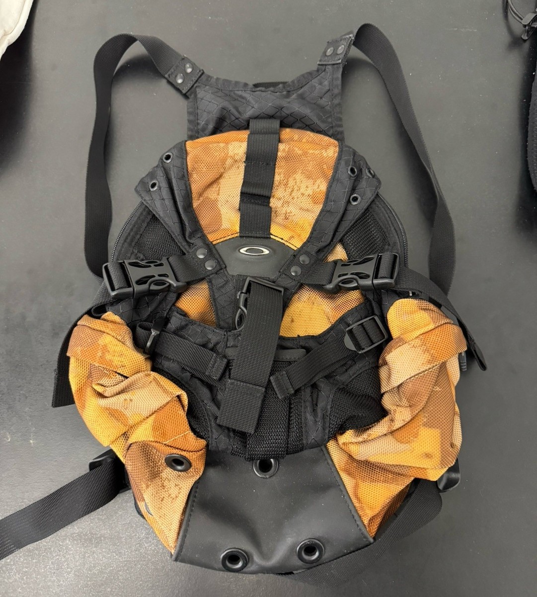 スケートボード 90s vintage OAKLEY icon backpack Oakley Icon 1.0 Tactical Mini Backpack Vintage 00s Rare Camo