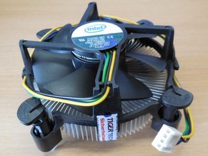 Intel E18764-001 Sockel LGA 775 CPU Kühler 80mm Lüfter FAN 4-pol Aluminium*ck339