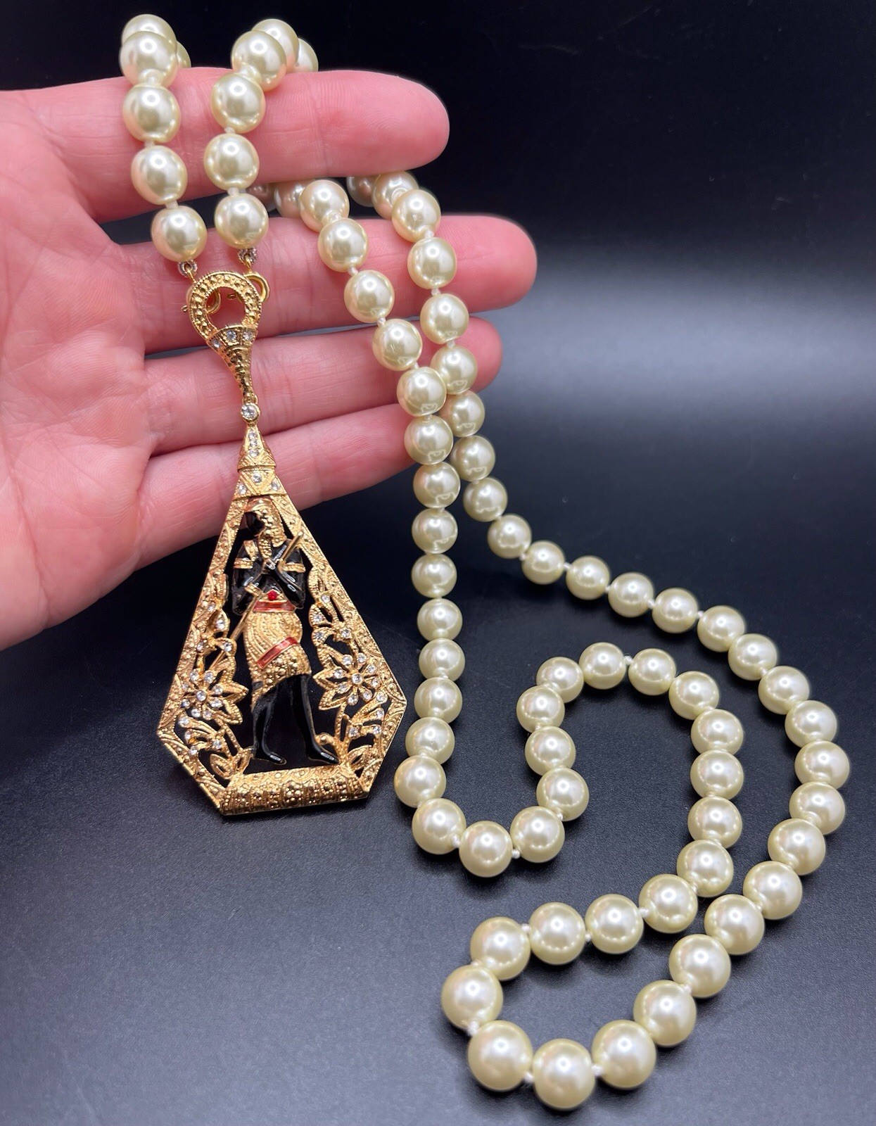 Camrose & Kross JBK Jacqueline Kennedy Egyptian Revival Pendant Necklace Pearls