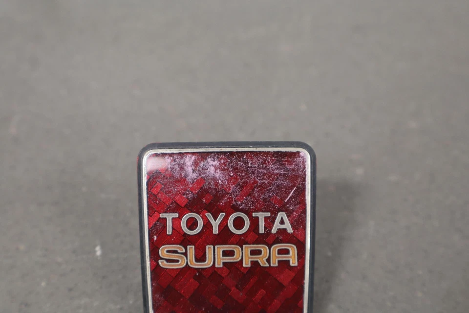 1988 Toyota Supra бампер установлен передняя эмблема - Изображение 2 из 4