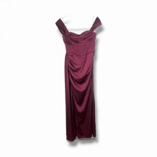 NWT Azazie Amyra Women’s Cabernet Satin Off Shoulder Formal Bridesmaid Gown Sz 6