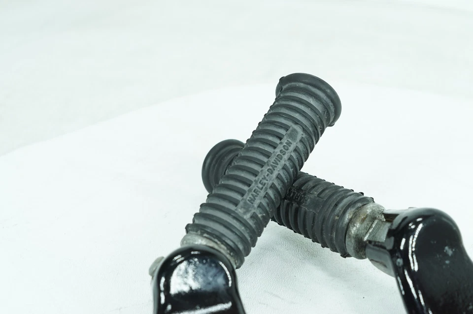 Harley Sportster XL883 C 2008 personalizada OEM pasajero estriberas izquierda y derecha Foto 3 de 4