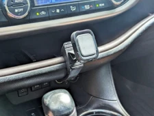 Toyota Highlander (2014-2019) Magnetic Dash Phone Mount