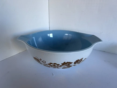 Vtg Pyrex Delphite Blue Grape Large Mixing Serving Bowl Cinderella