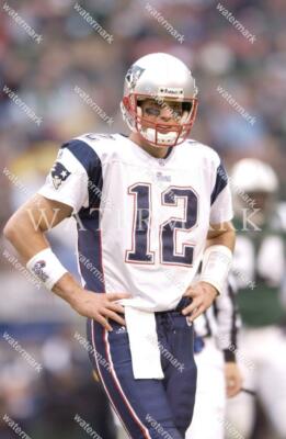 EU587 Tom Brady NE Patriots Action Football 8x10 11x14 16x20 Photo