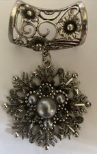 G B Scarf holder clip RHINESTONE gray silver PEARL HOLDER RING snow flake ring
