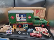 VTG 1950s MARX RAILWAY EXPRESS TRUCK W/HIGH LIFT TAILGATE 20