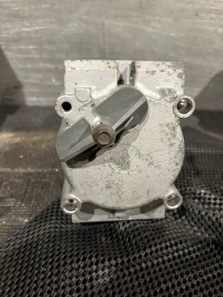 Compresor de aire acondicionado Ford Lincoln AU2Z-19V703-B Motorcraft YCC-378 EcoBoost OEM Foto 2 de 3