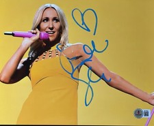 NIKKI GLASER SIGNED 8x10 PHOTO BAS BECKETT AUTOGRAPH COA