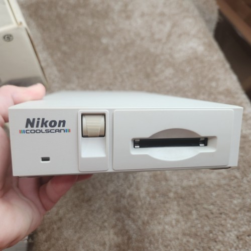 Nikon CoolScan III LS-10-E 35mm SCSI Film Scanner Untested - Picture 5 of 8