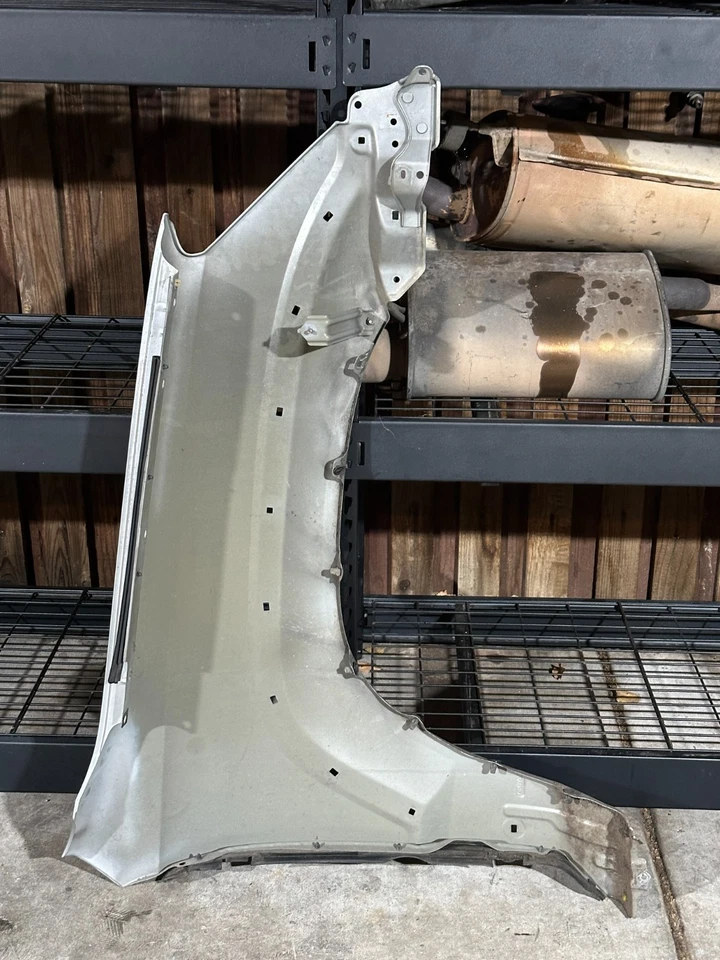 Guardabarros delantero izquierdo Lexus GX470 LH 2003-2009 sin destello plateado Foto 4 de 4